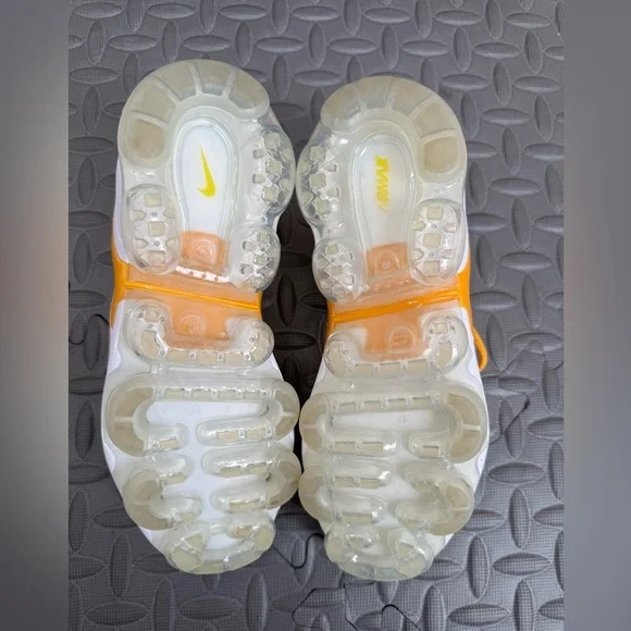 Nike Women’s Vibrant Yellow Air Vapormax Pro Shoes - Picture 9 of 10